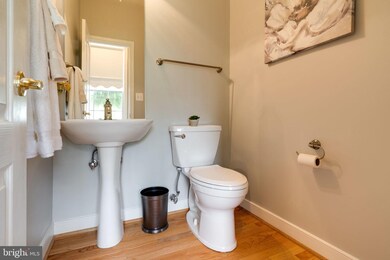 5989 Tapestry Dr, Woodbridge, VA 22193 - photo 6