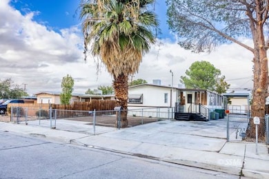 740 W Reeves Ave, Ridgecrest, CA 93555 - photo 2