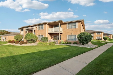 2-web-or-mls-Wildwood Ct unit 1d-S2407-0