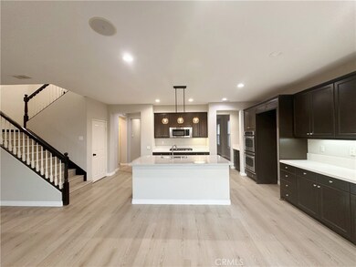 19738 Castille Ln, Santa Clarita, CA 91350 - photo 4