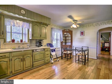 3316 Mckently St, Reading, PA 19605 - photo 3