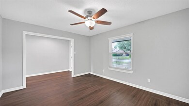 2009 Meadow Ln, Richmond, TX 77469 - photo 6