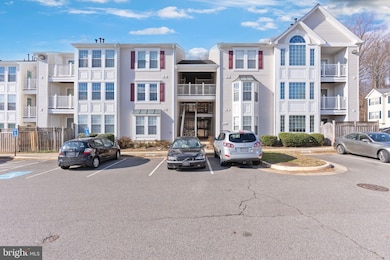 9220D Cardinal Forest Ln, Lorton, VA 22079 - photo 2