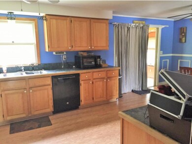 10 Robin Dr, Goffstown, NH 03045 - photo 4