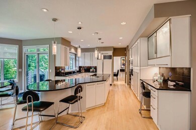 14953 Richards Dr W, Minnetonka, MN 55345 - photo 2