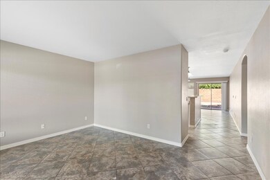 FRONT ROOM