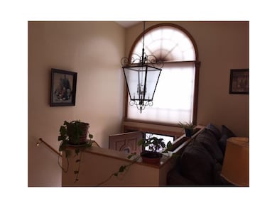 Entry/Foyer.