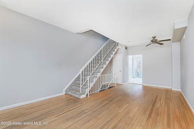 41 Crown Ct, Staten Island, NY 10312 - photo 5