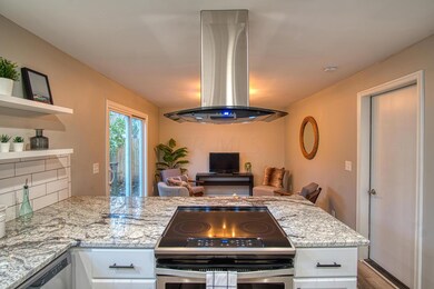 2651 Brandon Rd Upper-large-009-35-Rec R