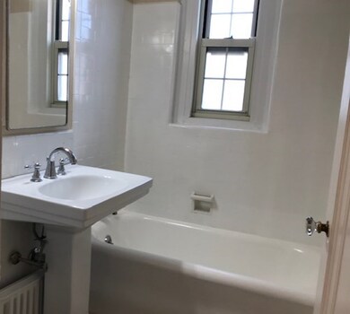 Warwick Condos unit 642, Brookline, MA 02446 - photo 7