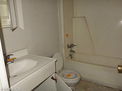 1974 Lakeview Rd, Asheboro, NC 27203 - photo 7