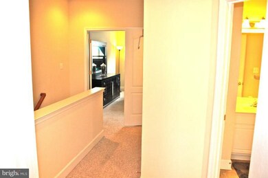 8010 Endzone Way, Hyattsville, MD 20785 - photo 4