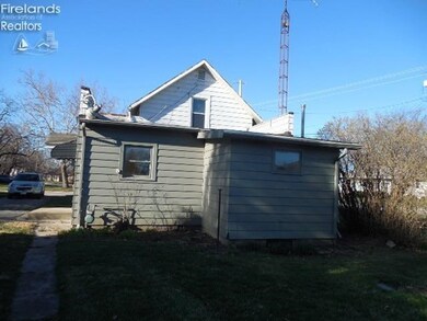 606 Depot St, Woodville, OH 43469 - photo 2