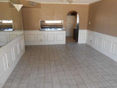 023-344989 Dining Area