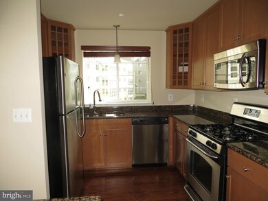 4189 S Four Mile Run Dr unit 404, Arlington, VA 22204 - photo 3