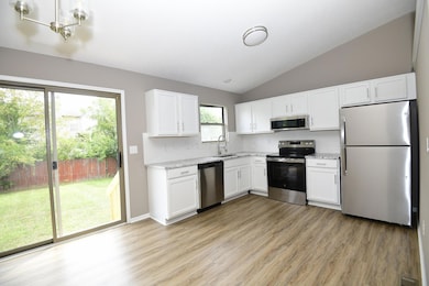 2730 Raphael Dr, Columbus, OH 43232 - photo 4