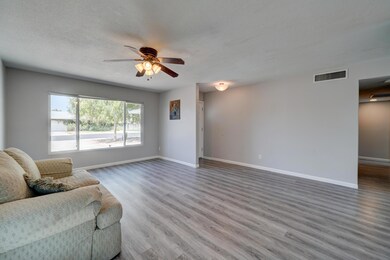 2135 W El Moro-7