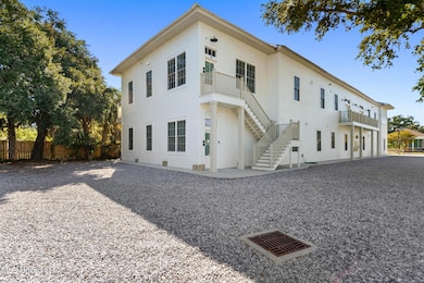 315 Main St unit I, Bay Saint Louis, MS 39520 - photo 4