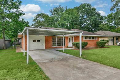 2102 Saxon Dr, Houston, TX 77018 - photo 4