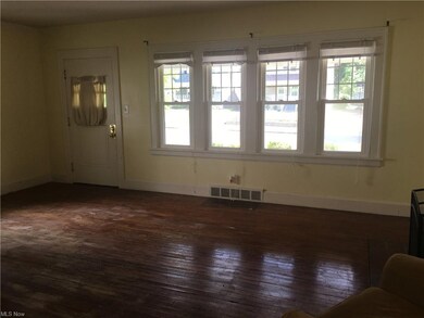 3307 Altamont Ave, Cleveland, OH 44118 - photo 4