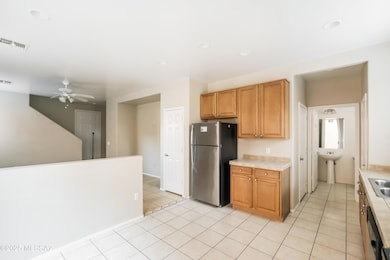 007-photo-dining-room-14940684