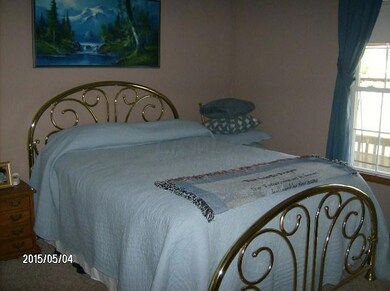 958 Adams Ave-5