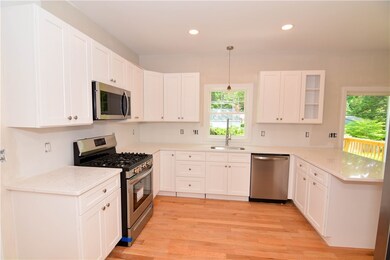 2 Tomahawk Ct, Warwick, RI 02886 - photo 3