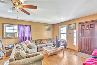04-LIVING ROOM
