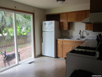 906 College St, Philomath, OR 97370 - photo 7