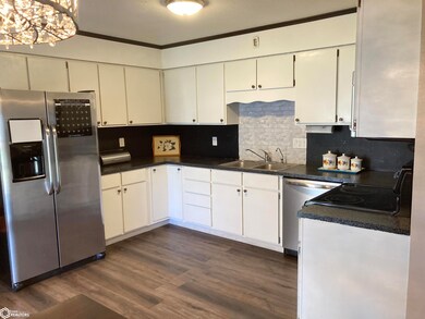 1005 1st St SW, Clarion, IA 50525 - photo 4