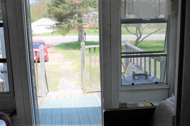 004 entrance porch