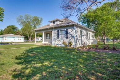 612 Turner St, Cleburne, TX 76033 - photo 3