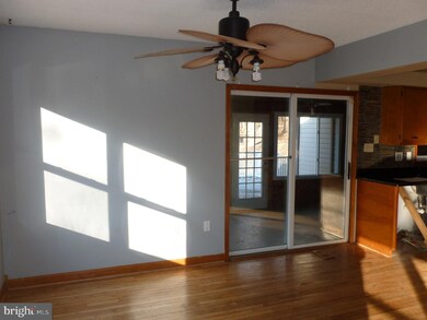 12626 Duckettown Rd, Laurel, MD 20708 - photo 5
