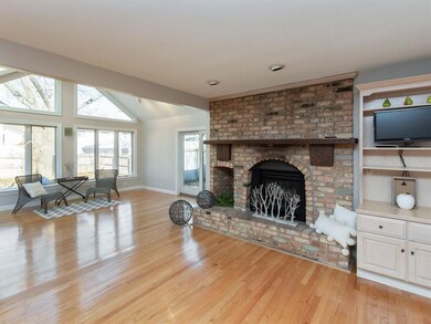 206 C Ave, Hiawatha, IA 52233 - photo 2