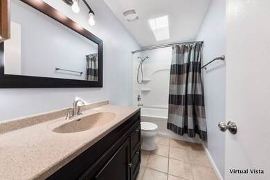 2807 Springdale Cir unit 7, Naperville, IL 60564 - photo 3