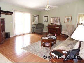 Great room with new fhardwood