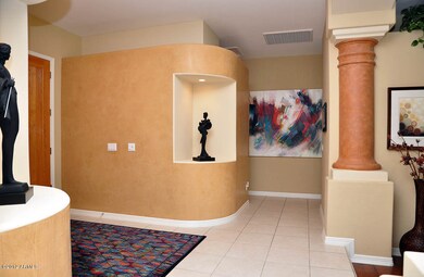 Foyer-Hallway