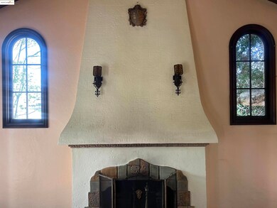 6000 N Rockridge Blvd, Oakland, CA 94618 - photo 4