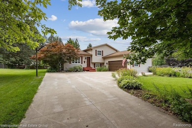 6603 Waldon Glens Ct, Clarkston, MI 48346 - photo 2