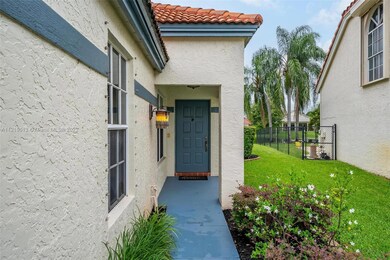 9461 Oak Grove Cir, Davie, FL 33328 - photo 3