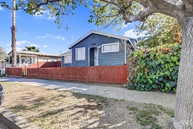 113 Lucard St, Taft, CA 93268 - photo 2