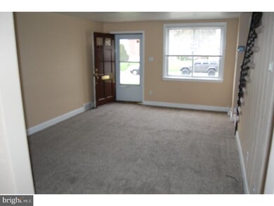 906 Maple Ave, Glenolden, PA 19036 - photo 4