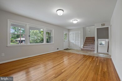 5310 Manorfield Rd, Rockville, MD 20853 - photo 6