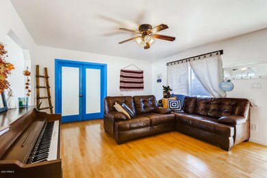 1610 W Libby St Phoenix AZ-large-005-010