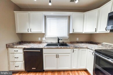 23208 Bent Tree Ln, California, MD 20619 - photo 6