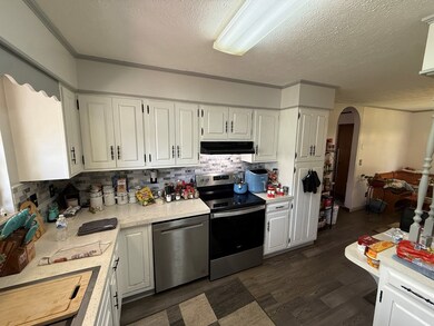 712 Summerlee Ave, Oak Hill, WV 25901 - photo 5