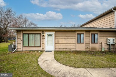 81 Woodway Dr, West Deptford, NJ 08066 - photo 2