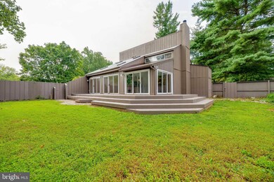 9302 Raintree Rd, Burke, VA 22015 - photo 2