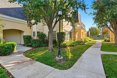 19208 Hamlin St unit 5, Reseda, CA 91335 - photo 2