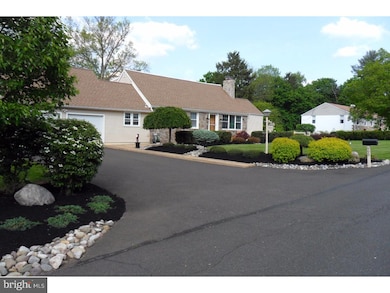 995 Hillside Dr, Southampton, PA 18966 - photo 4